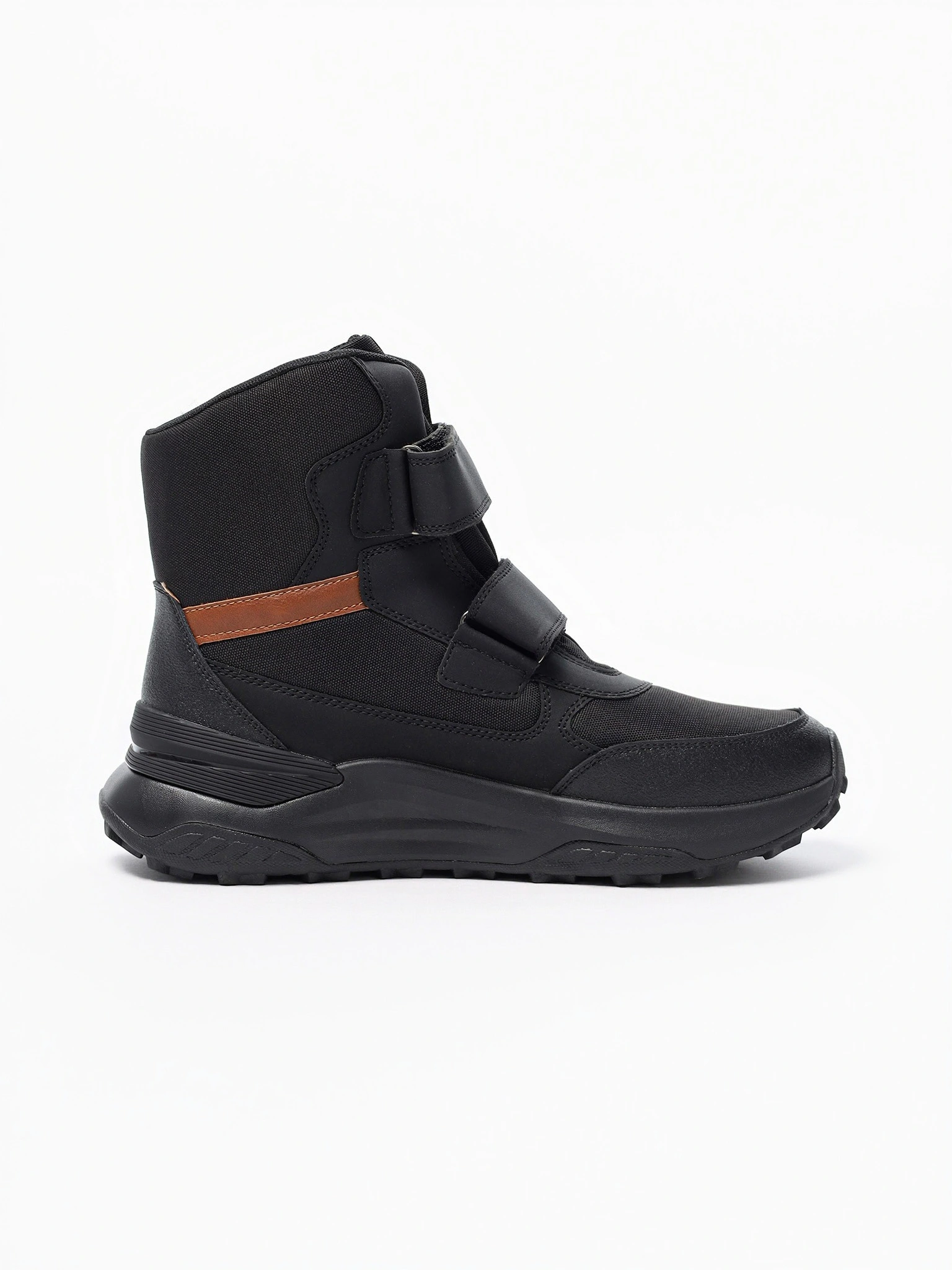 Дутики черного цвета на липучках на средней подошве